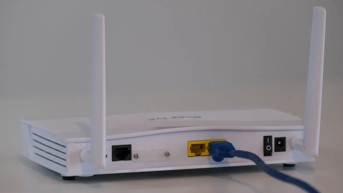 Routeur 4G professionnel utilisé comme connexion internet de secours dans un commerce
